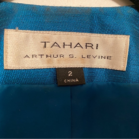 Tahari Skirt Suit - US 2 - Fitted w Pleats & belt for fitted silhouette - Picture 3 of 14